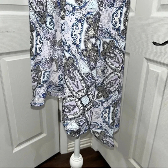 Democracy paisley 3/4 button front blouse with ruffle back in a blue/ purple - Picture 5 of 11